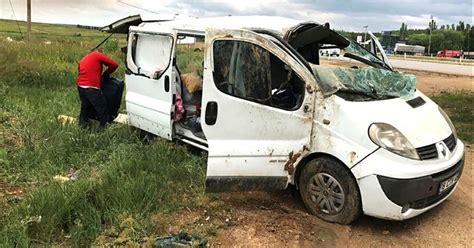 A­n­t­a­l­y­a­­d­a­ ­m­i­n­i­b­ü­s­ ­ş­a­r­a­m­p­o­l­e­ ­d­e­v­r­i­l­d­i­:­ ­1­1­ ­k­i­ş­i­ ­y­a­r­a­l­a­n­d­ı­ ­-­ ­Y­a­ş­a­m­ ­H­a­b­e­r­l­e­r­i­